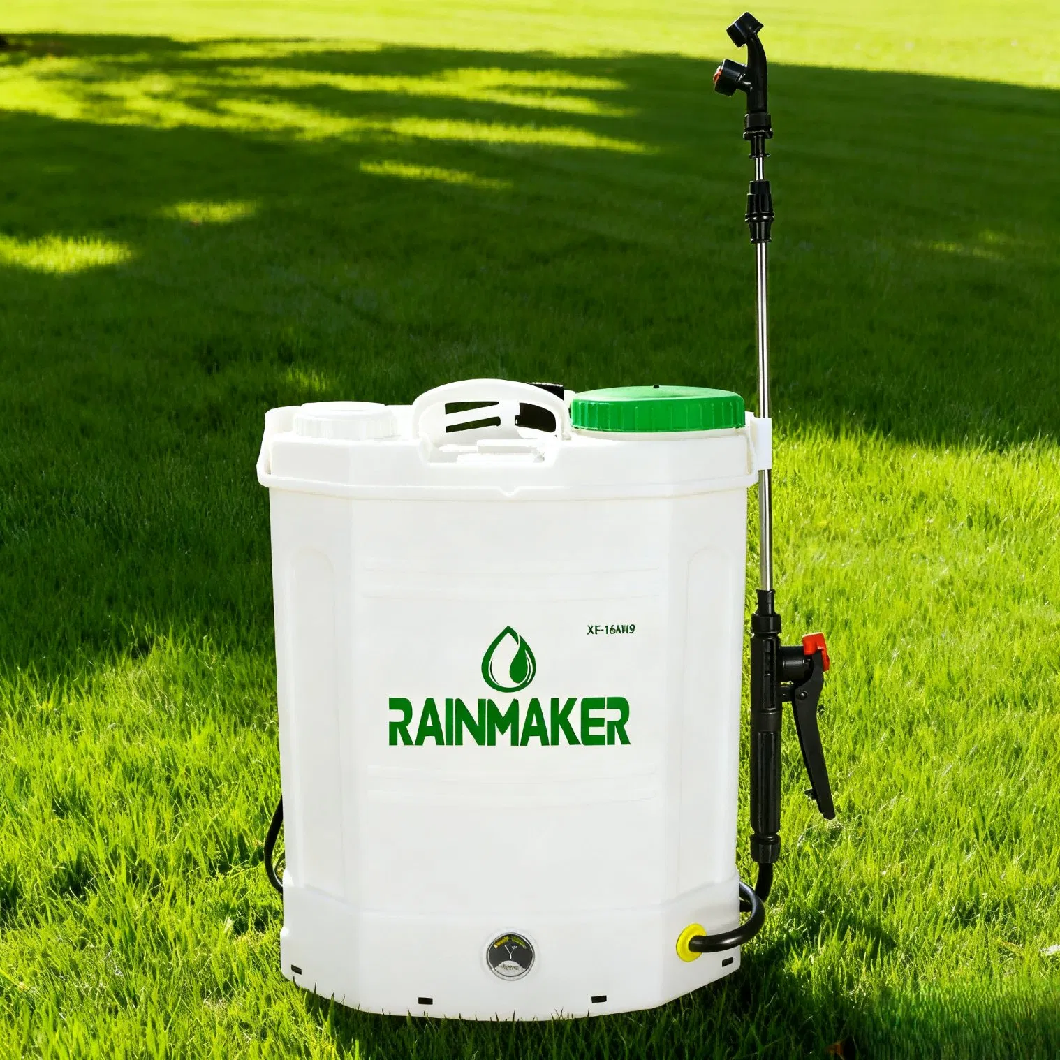 Rainmaker 16 Liter Garden Plastic High Pressure Plastic Portable Battery Sprayer