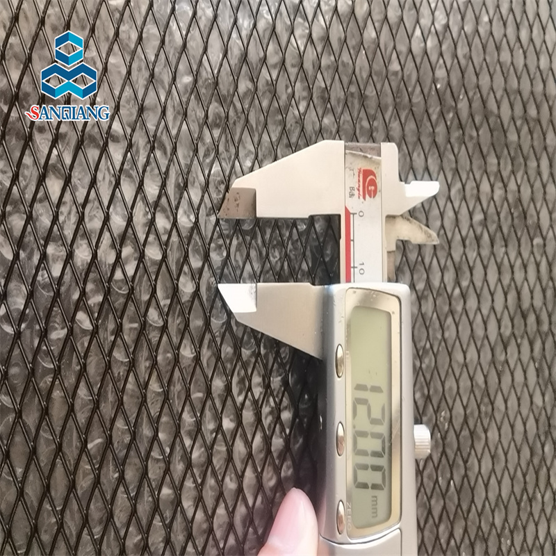 400x100 мм Черная сетка из просечно-вытяжного алюминия для решетки радиатора