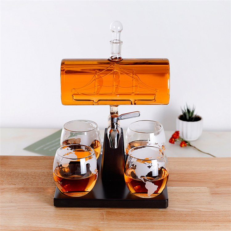 Hot Selling High Borosilicate Glass Artificial Blowing Sailboat Whiskey Decanter Set