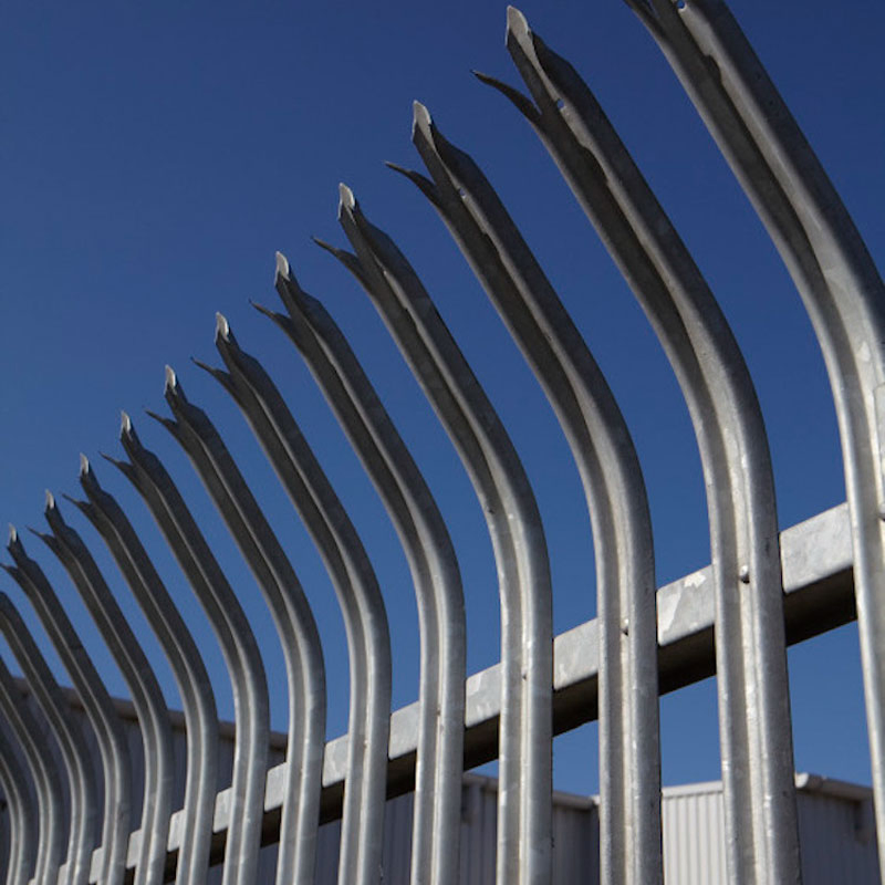 China Factory Hot DIP Galvanized Triple Point High Security Steel Palisade Barrier