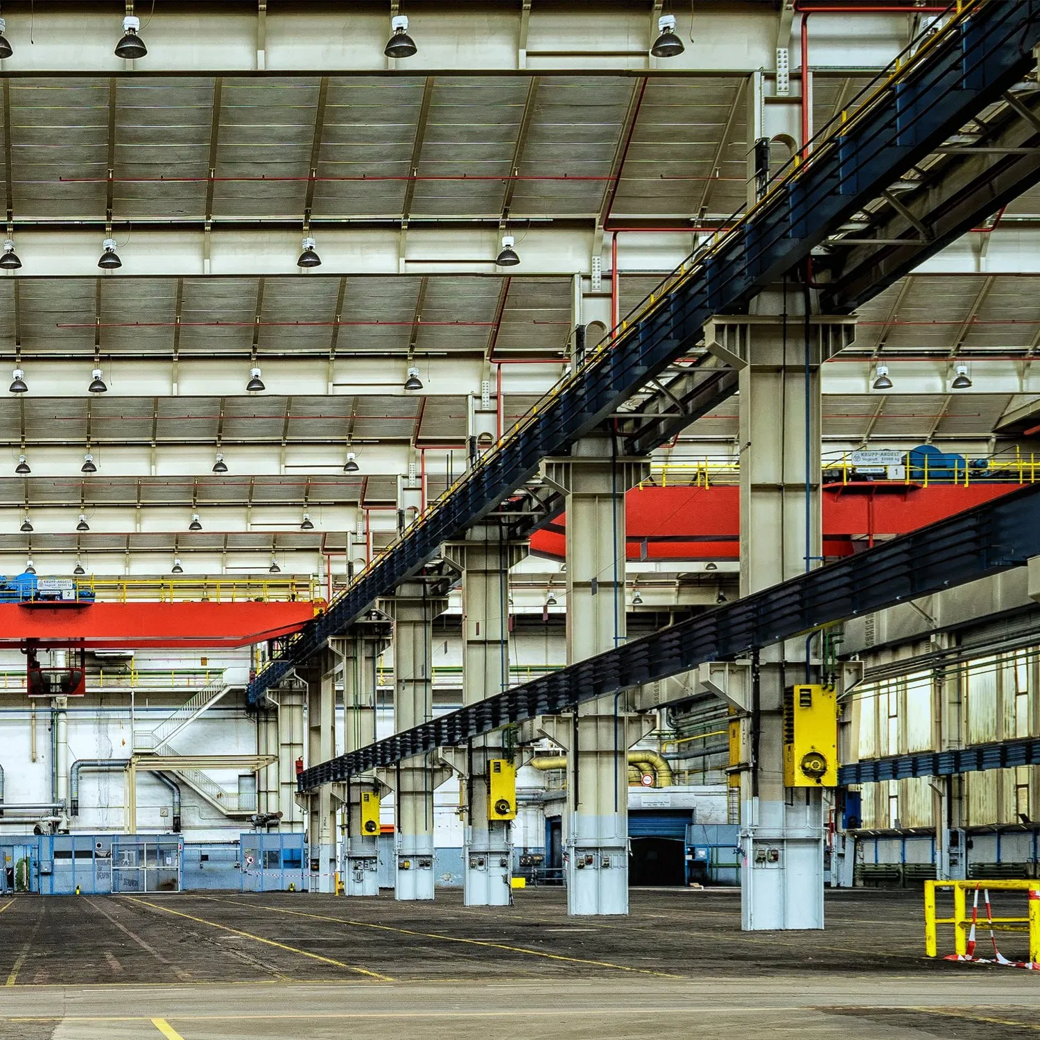 From a Chinese Supplier H-Shaped Steel Beam Steel Frame Prefabricated Building