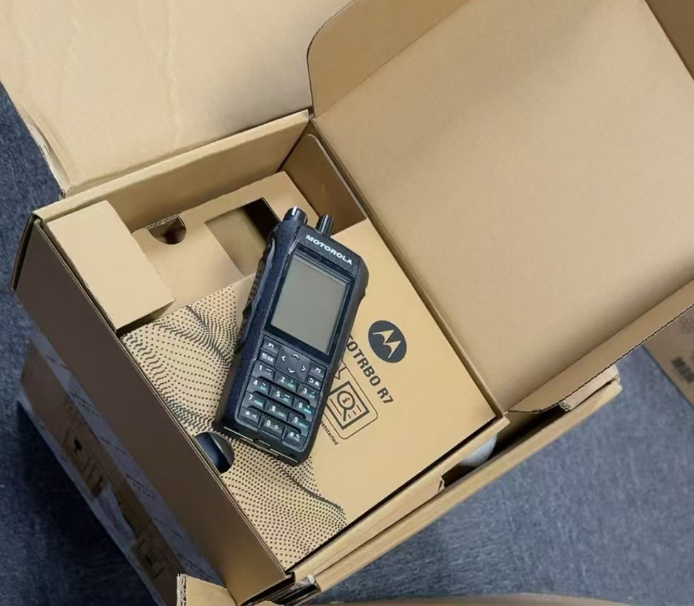 Рация Motorola R7 водонепроницаемая с GPS