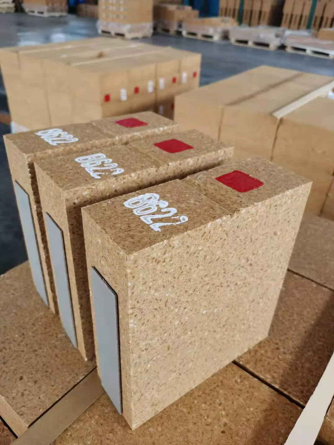 Магнезито-глиноземистый кирпич для зоны перехода цементной печи