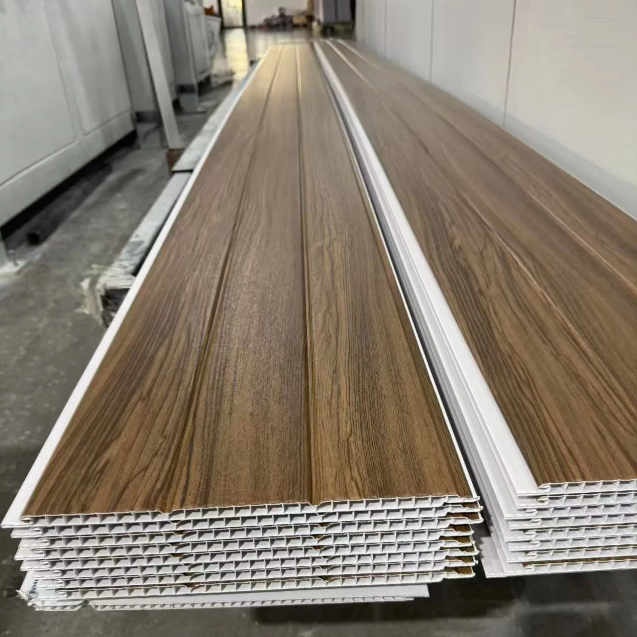 Modern Warehouse PVC Ceiling Tiles-Bent Sandwich Panel Design Fireproof & Waterproof