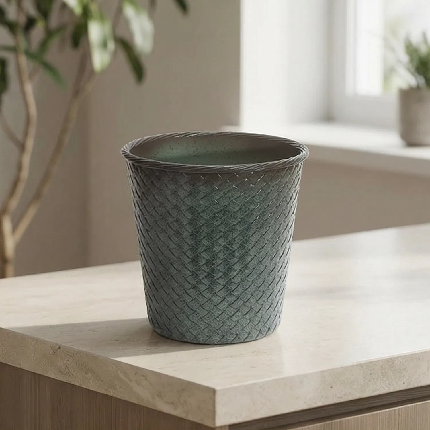 Customized Portable Beautiful Outdoor Garden Flower Pots and Planting Containers