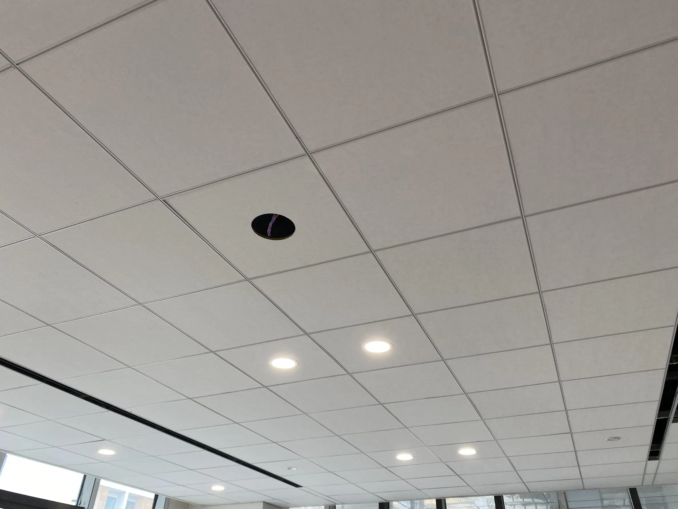 600*600mm Light Weight Suspended Soundproof Fiberglass Acoustic Insulation False Ceiling Board