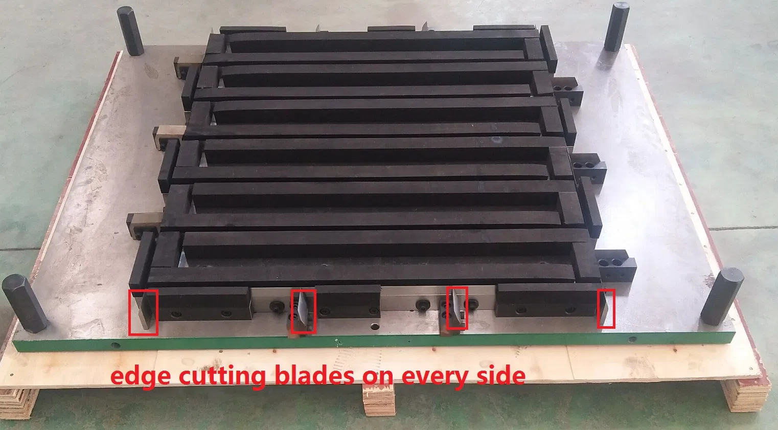 Lvt / Spc Floor Cutting Mold