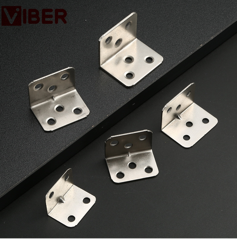 Versatile Corner Bracket for Timber Structures and Frameworks