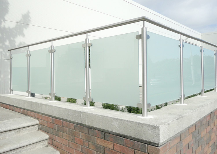 European Standard Stainless Steel Glass Railing Made in China