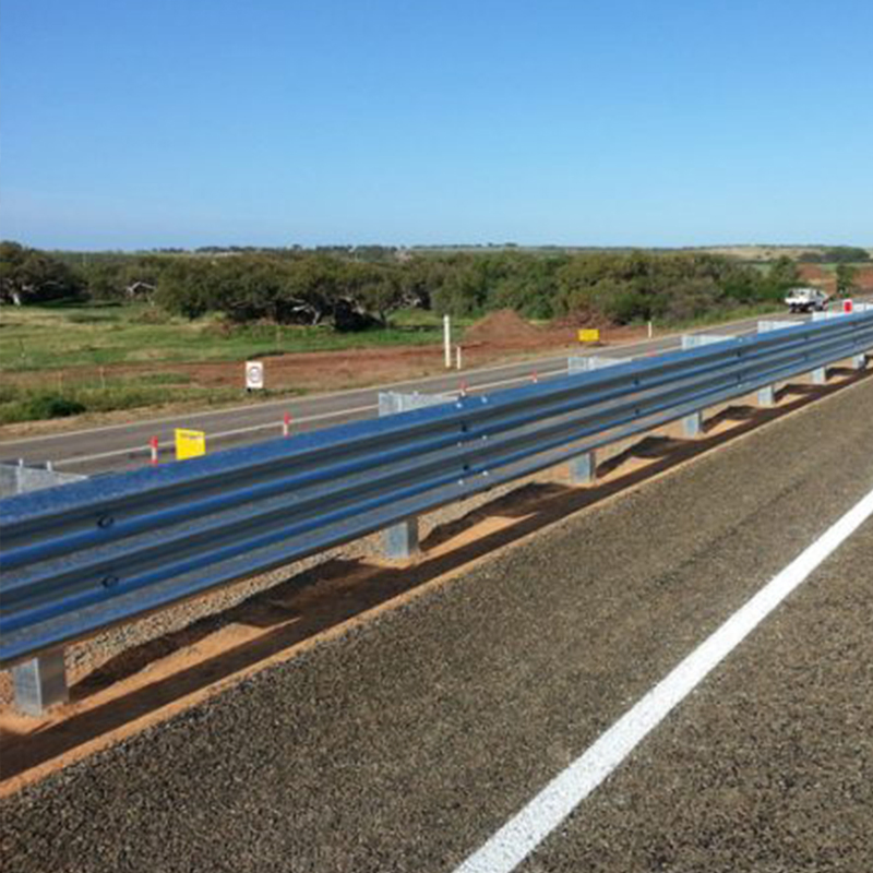 Galvanized Stainless Steel Thrie Beam Expressway Crash Barrier