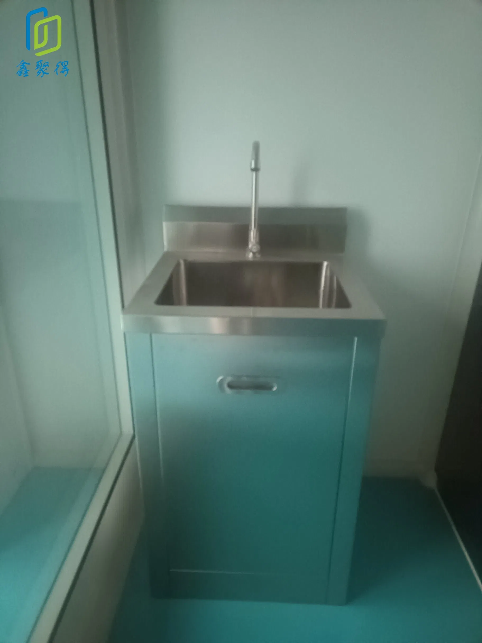 Durable Seamless Cleanroom Sink with Sensor Control Mechanism