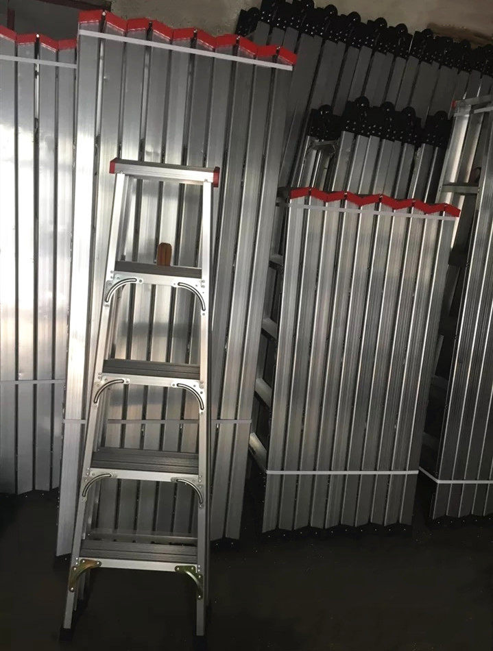 Multi Purpose Aluminum Ladder Folding Step Ladder