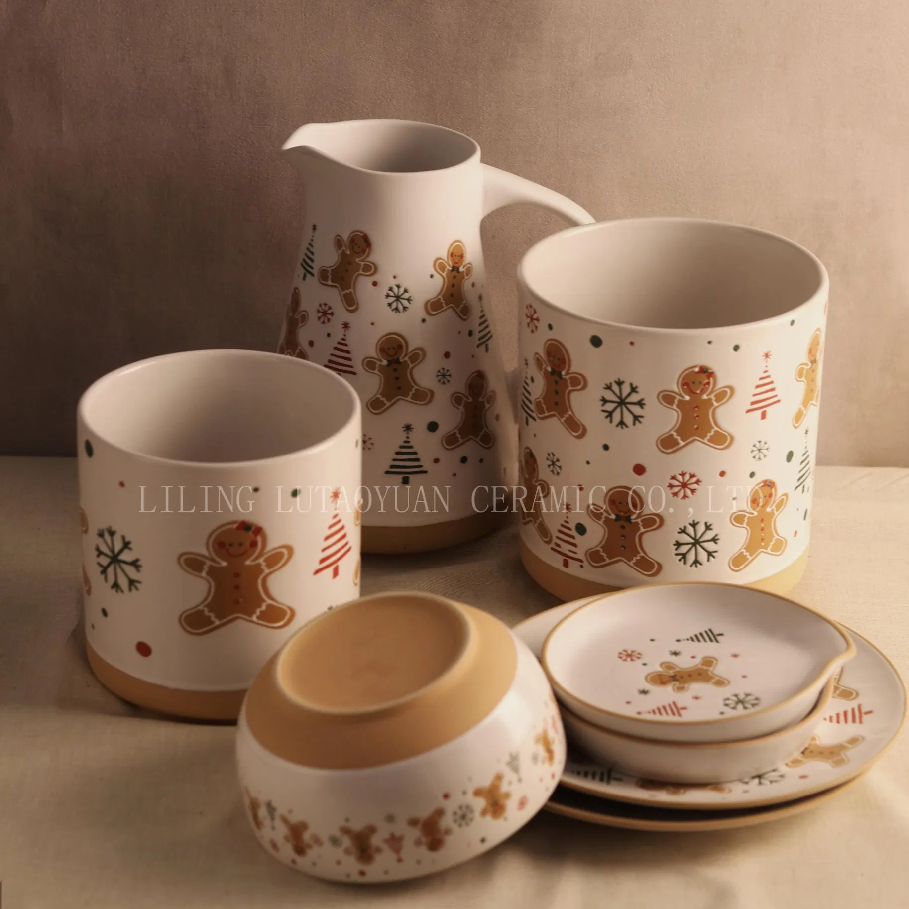 Source Factory Custom Christmas Ceramic Porcelain Tableware, Dinnerware, Christmas Design Promotion Gifts
