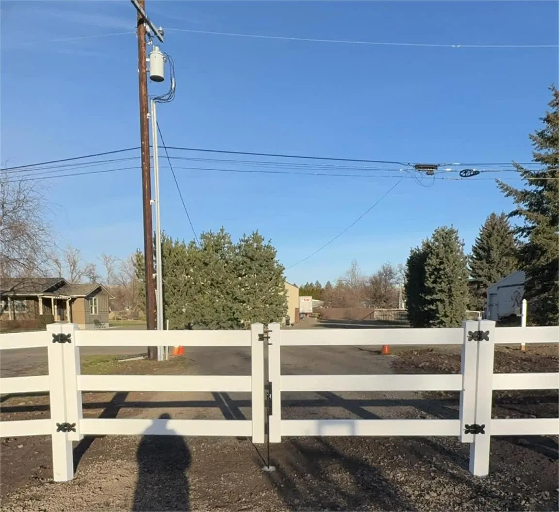 White PVC Horse Fence for Ranch, Strong and Reliable Fence Panels