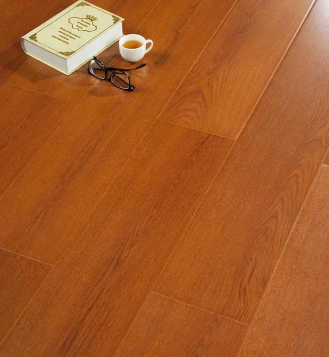 Водостойкий ламинат MDF/HDF 10-12 мм с глянцевой поверхностью