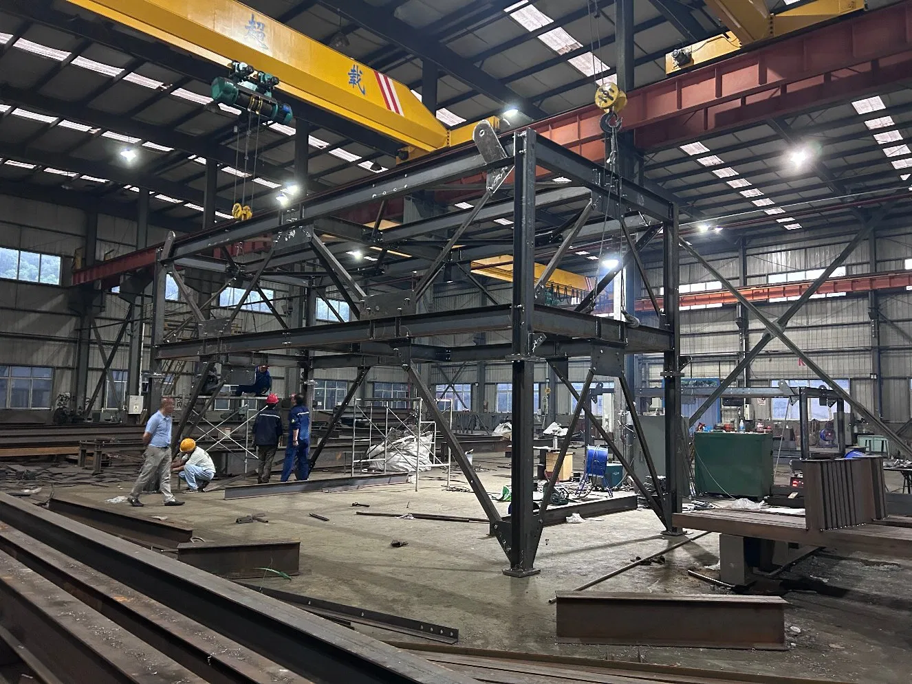 Easy Assemble Fully Customizable Steel Structure Steel Building Fabrication