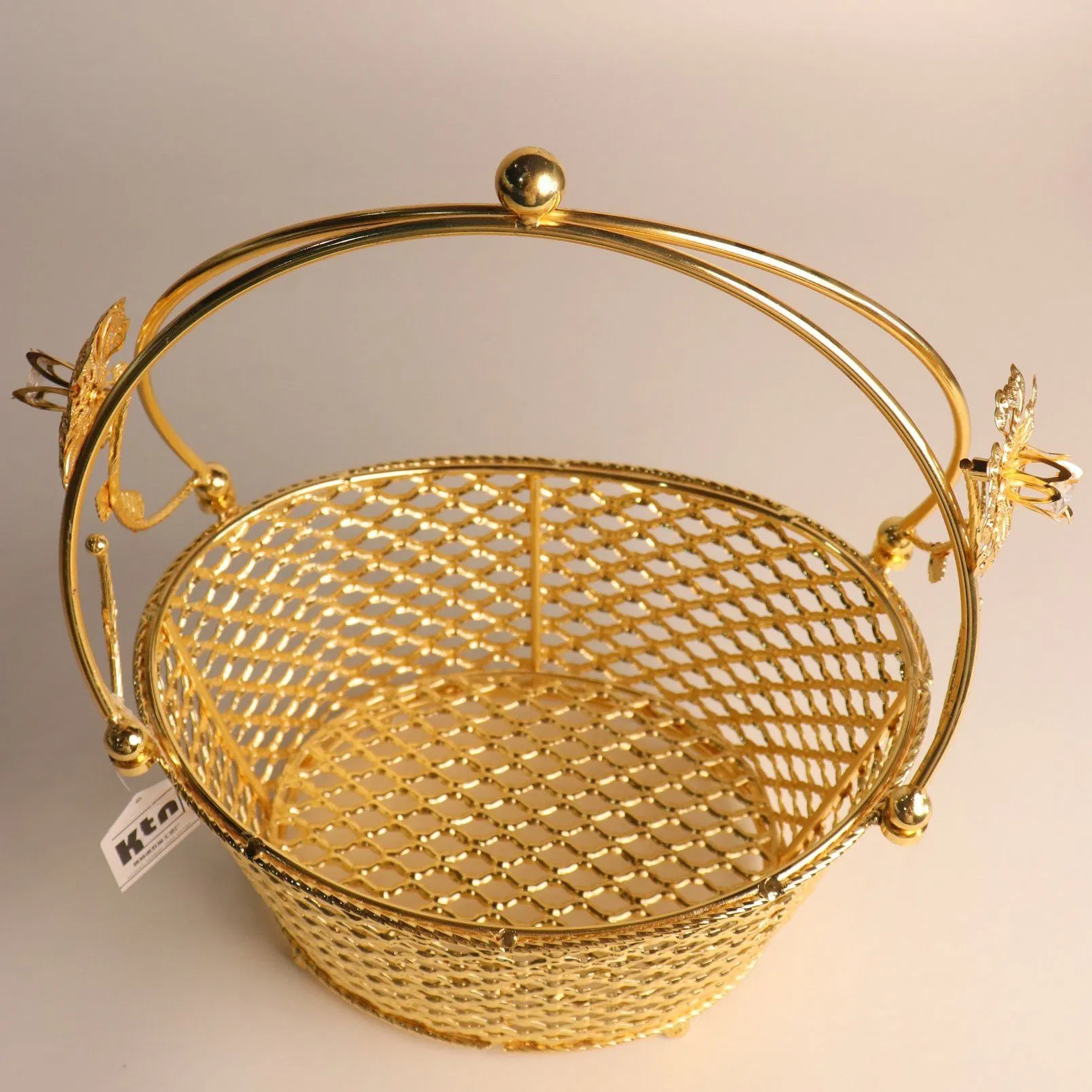 Elegant Gilded Iron Art Fruit Basket for Modern Dining Table Decor