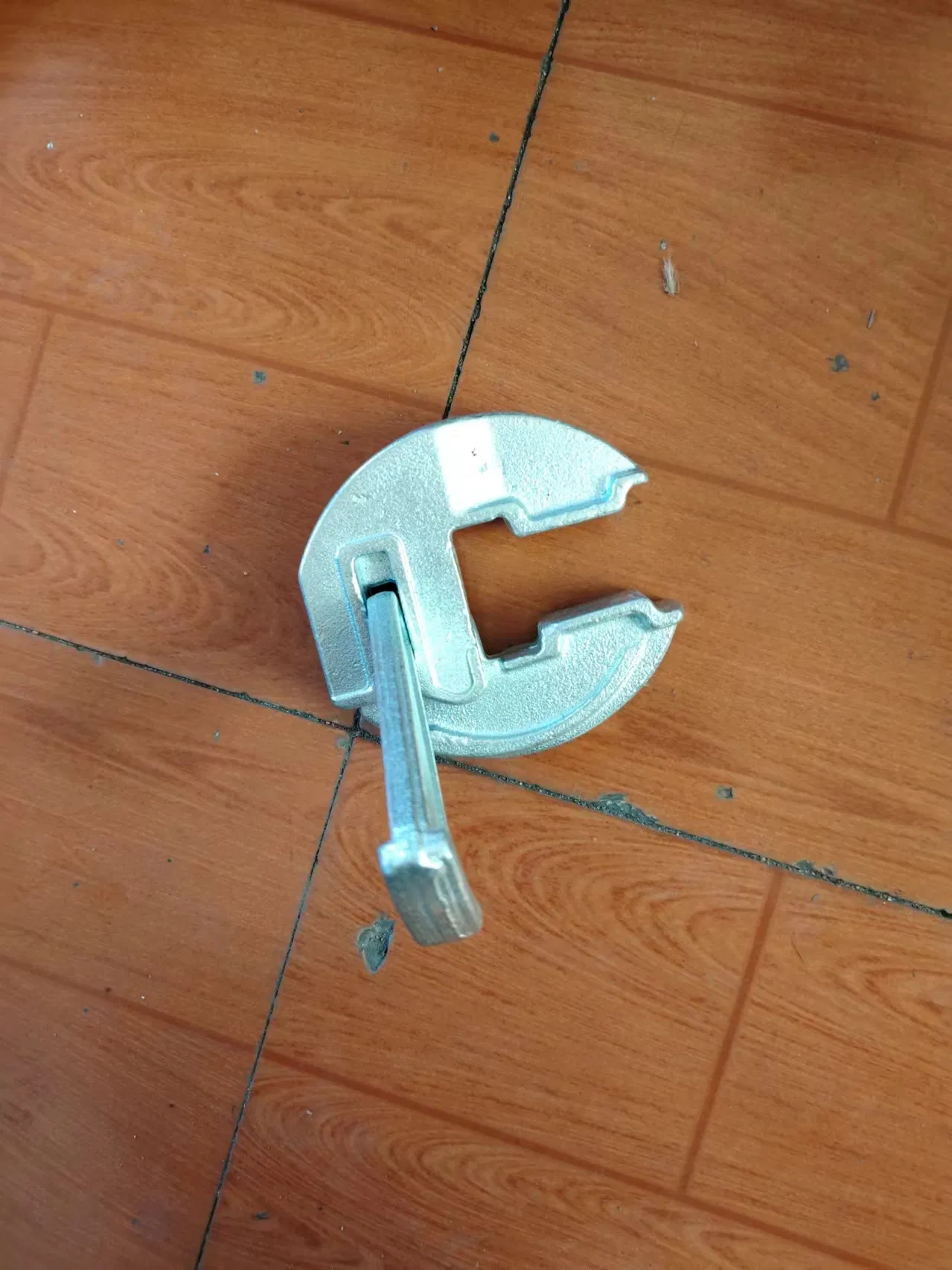 Steel Forged Doka Formwork Clamp for Scaffolding Building Material Construction Equipment Tools