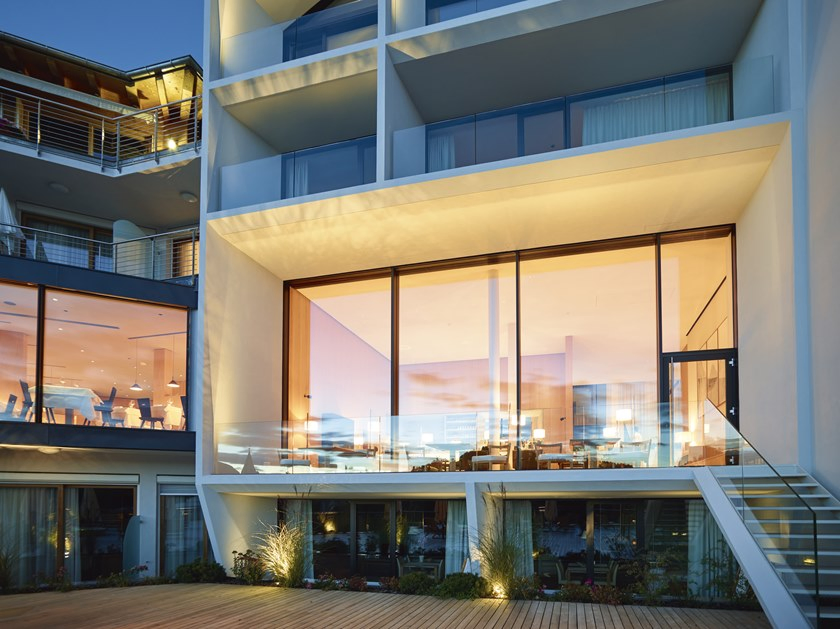 Outdoor Balcony Aluminum U Channel Embeded Floor Glass Railing