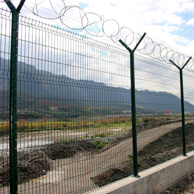 Factory Price Welded Metal PVC Coated Curvy Security Mesh Farm Fence