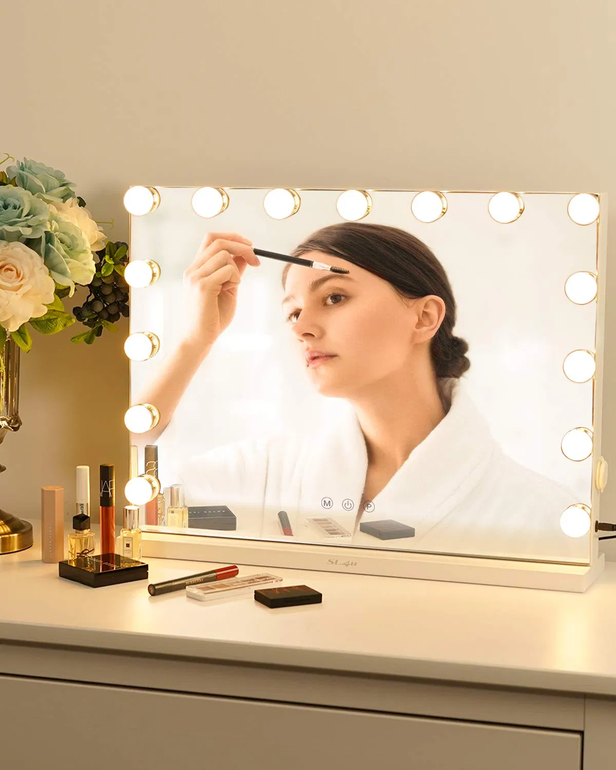Glamorous Hollywood-Inspired Makeup Vanity Mirror with USB Charging