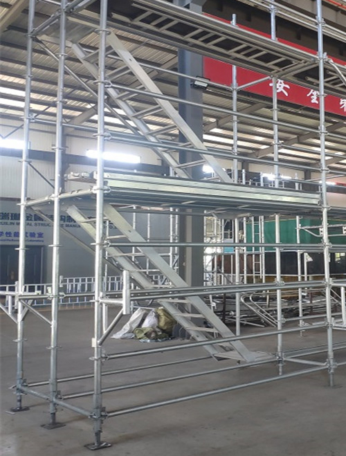 Q195 590mm 610mm Factory Price Pre Galvanized Scaffolding Step Ladder Scaffolding Staircase with Handrail