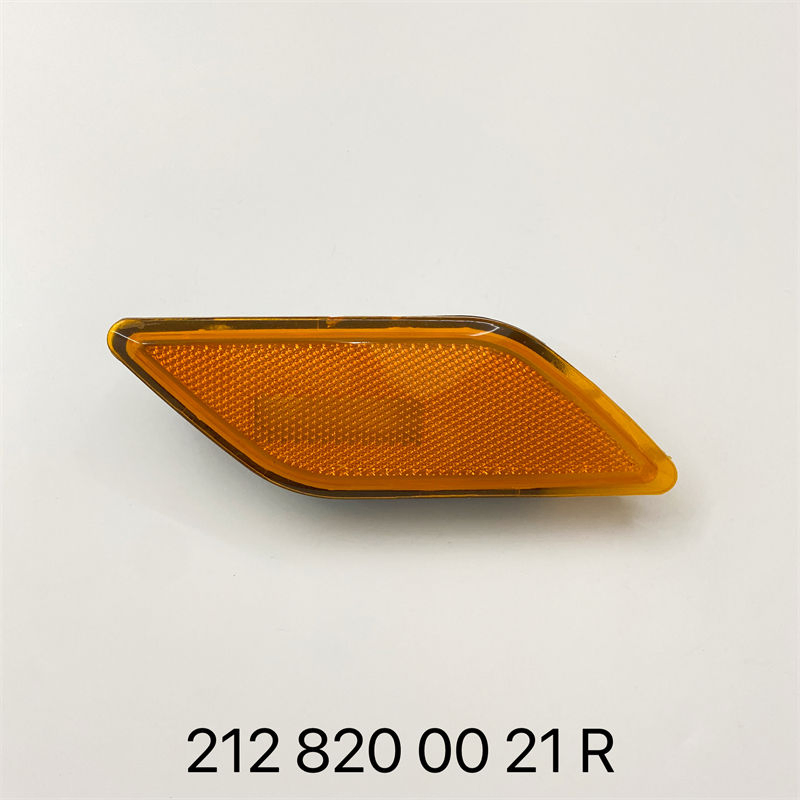 Передний боковой габаритный фонарь для Mercedes-Benz W212 2128200021