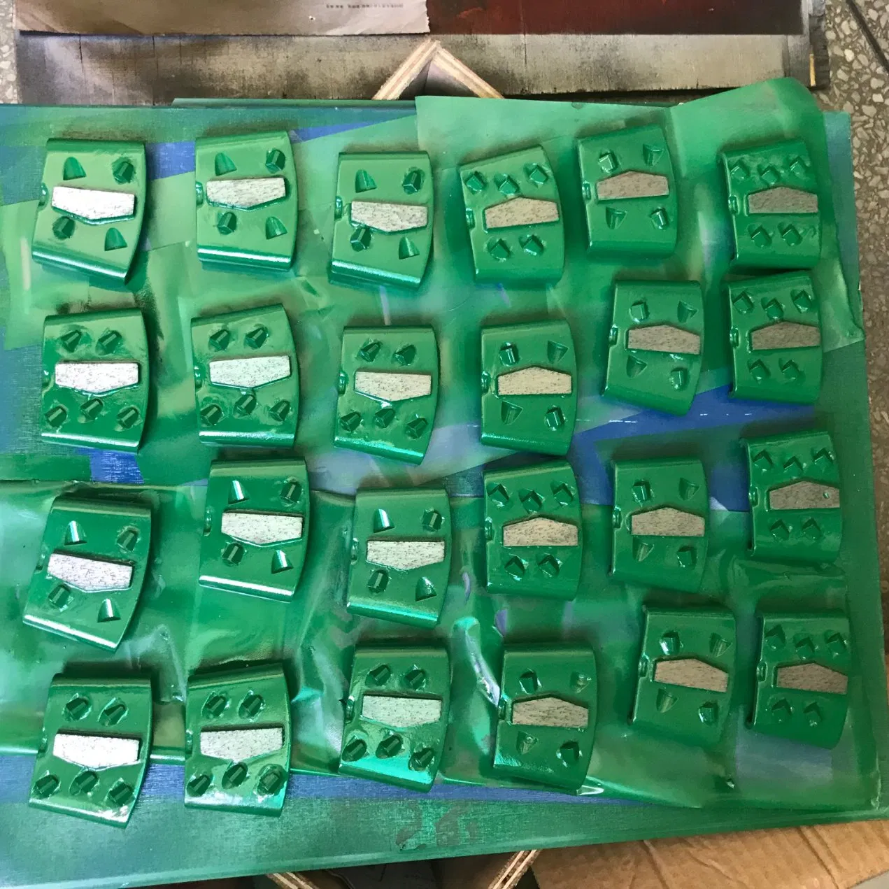 Алмазный шлифовальный инструмент Sunny PCD HTC для бетонных полов