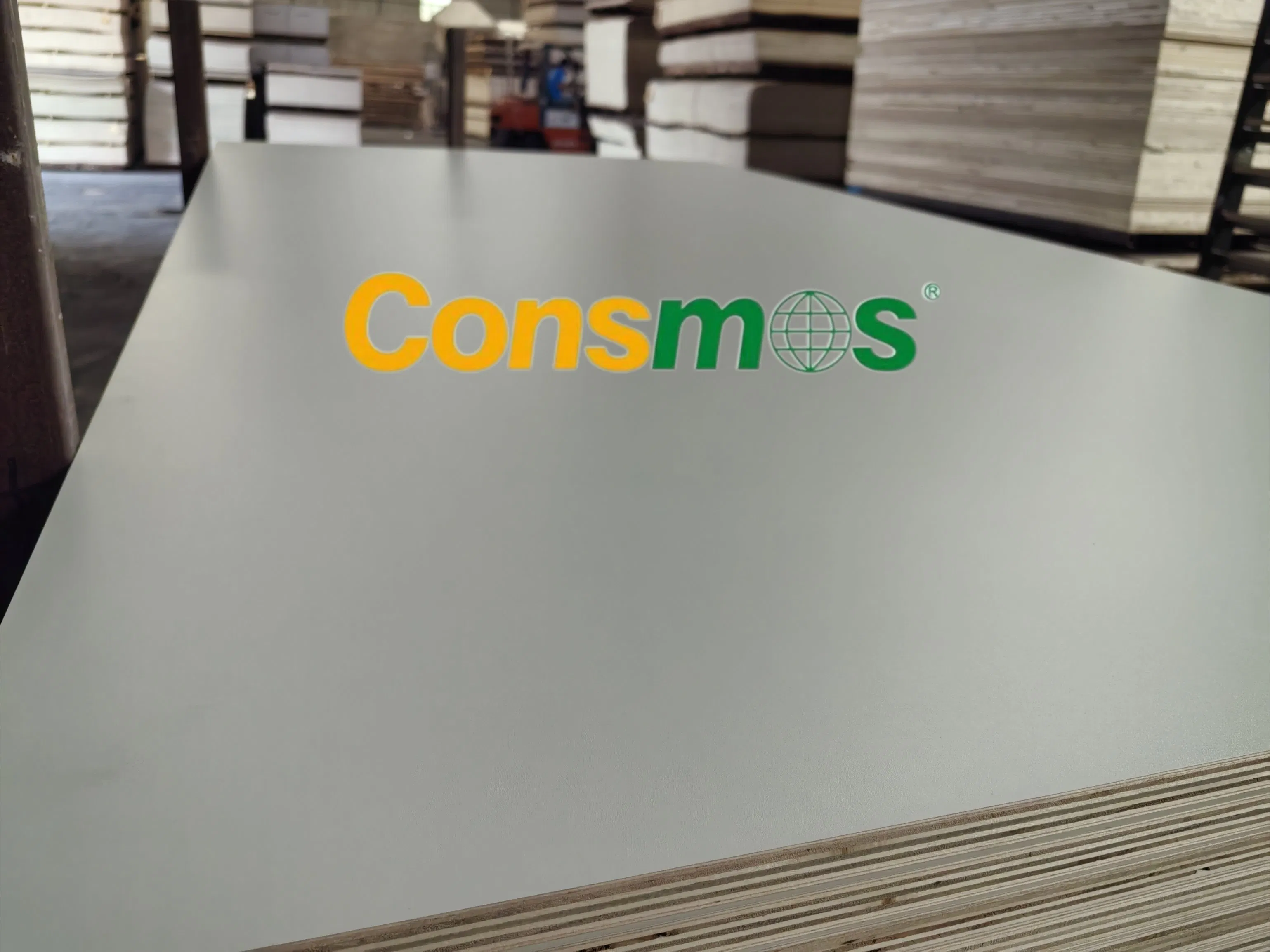Linyi Consmos 4*8' 18mm Melamine Paper Faced Plywood for Furniture