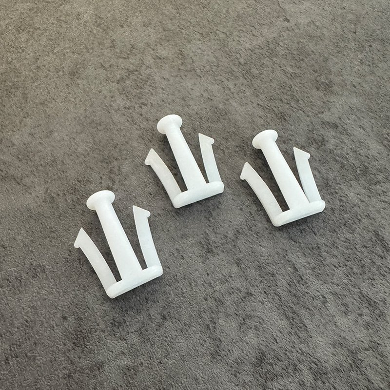 Wholesale High Quality Track Accessories Crown Shape Plastic Curtain Hooks