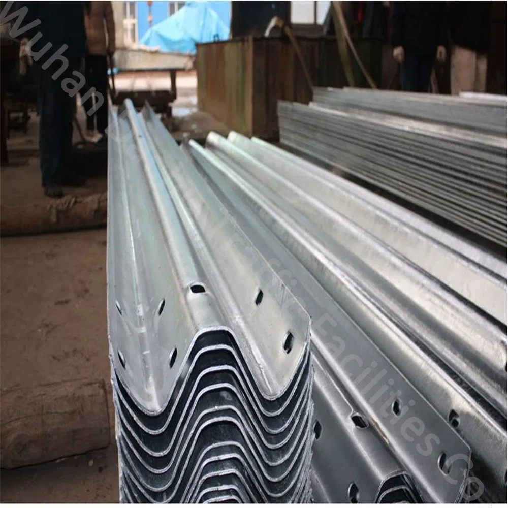 Hot DIP Galvanized Steel Metal Factory Customized CE Certificated Road Safety W Beam Thrie Beam Highway Guardrail