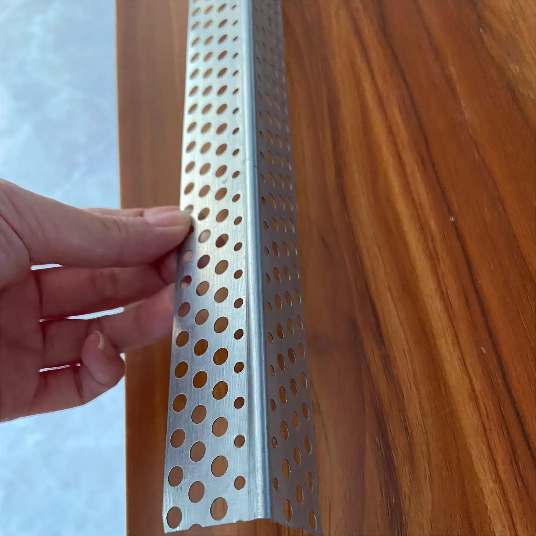 Hot DIP Zinc Steel Plate Free-Cutting Angle Bead for Protect Corner