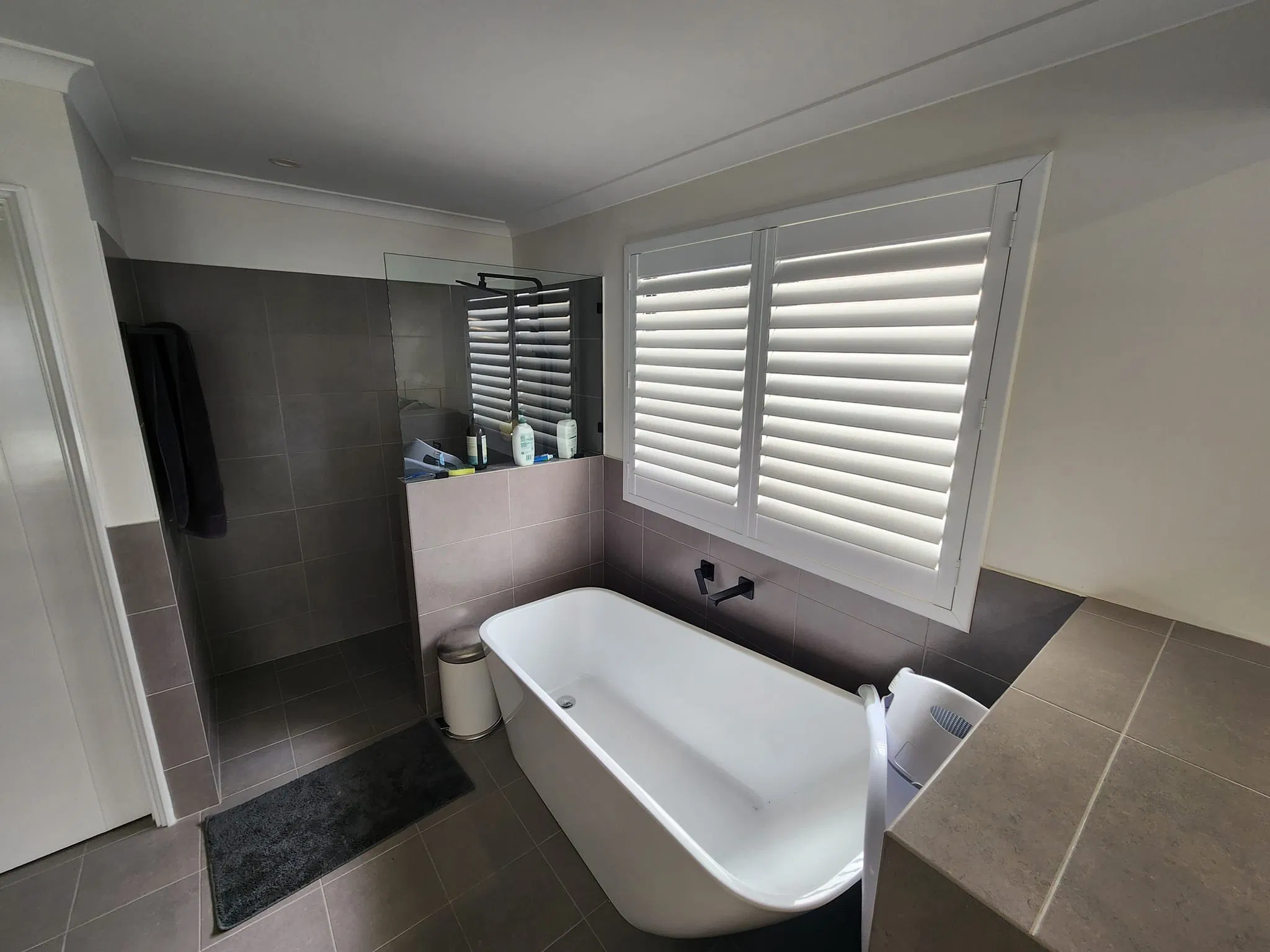 High Quality DIY Waterproof Polyvinyl PVC Bathroom Window Shutters Are Durable Long-Lasting and Are Made to Measure