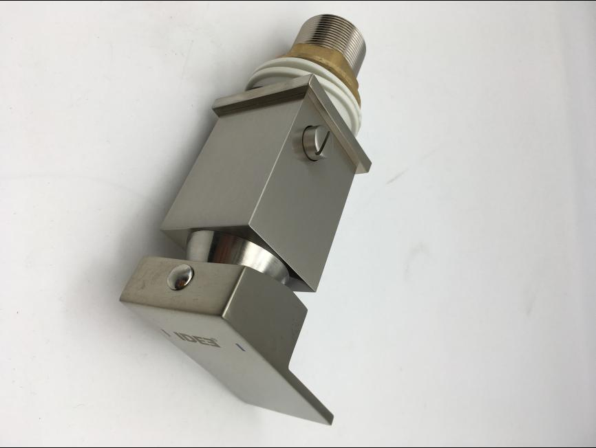 Chrome Plated Brass Square Design Bathroom Bidet Faucet with Transfer 35mm (FY7107)