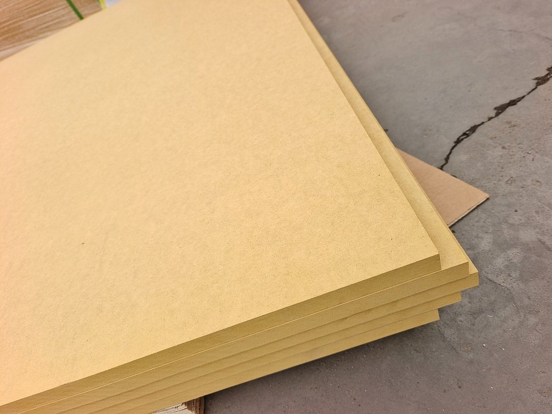 Carb P2 Grade Pine MDF 1220X2440X9mm 12mm 15mm 18mm for Exporting