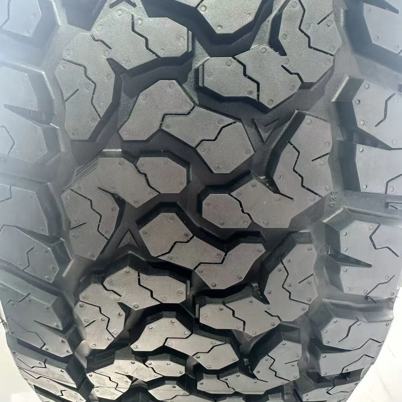 Внедорожные шины OTR 295/60R20 LT