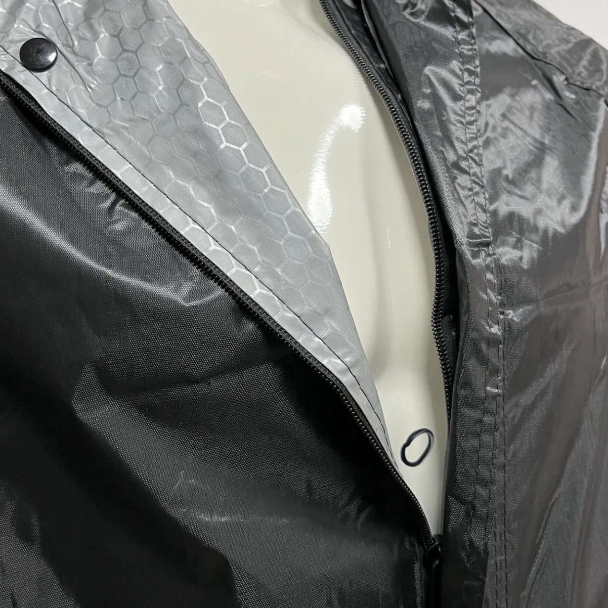 Black Cheap Lightweight Rainwear Mens Windbreaker Raincoat