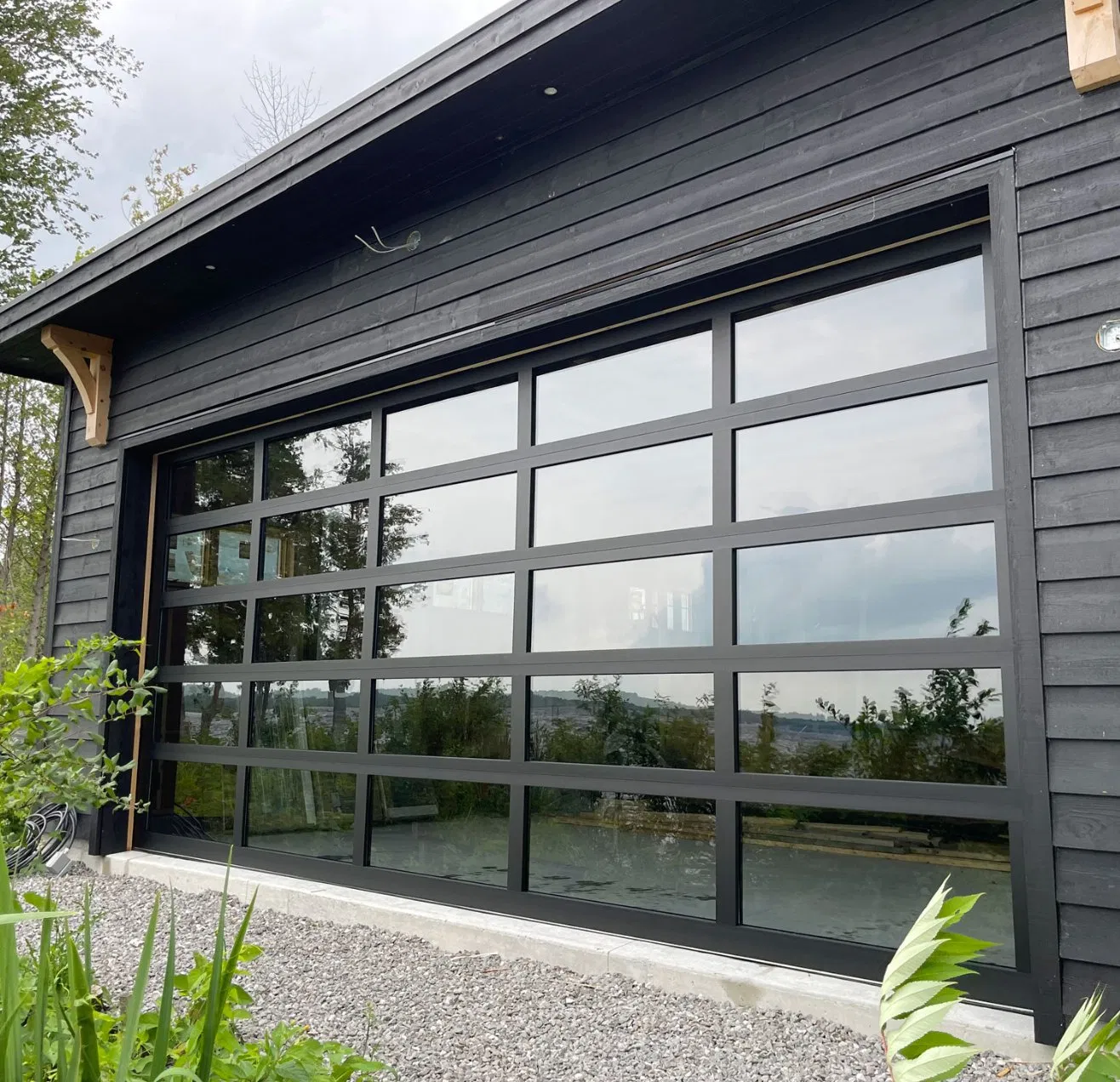 High Quality Residential Garage Door with Strong Steel Frame for Modern Homes