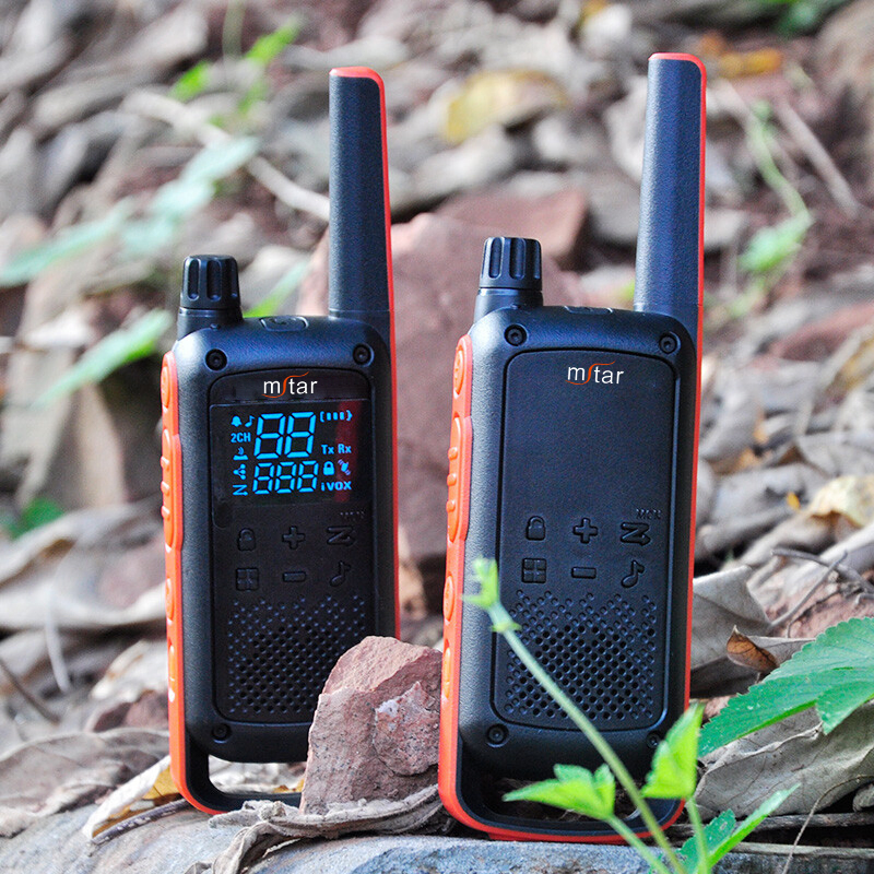Рация T82 с двойным питанием и USB-зарядкой