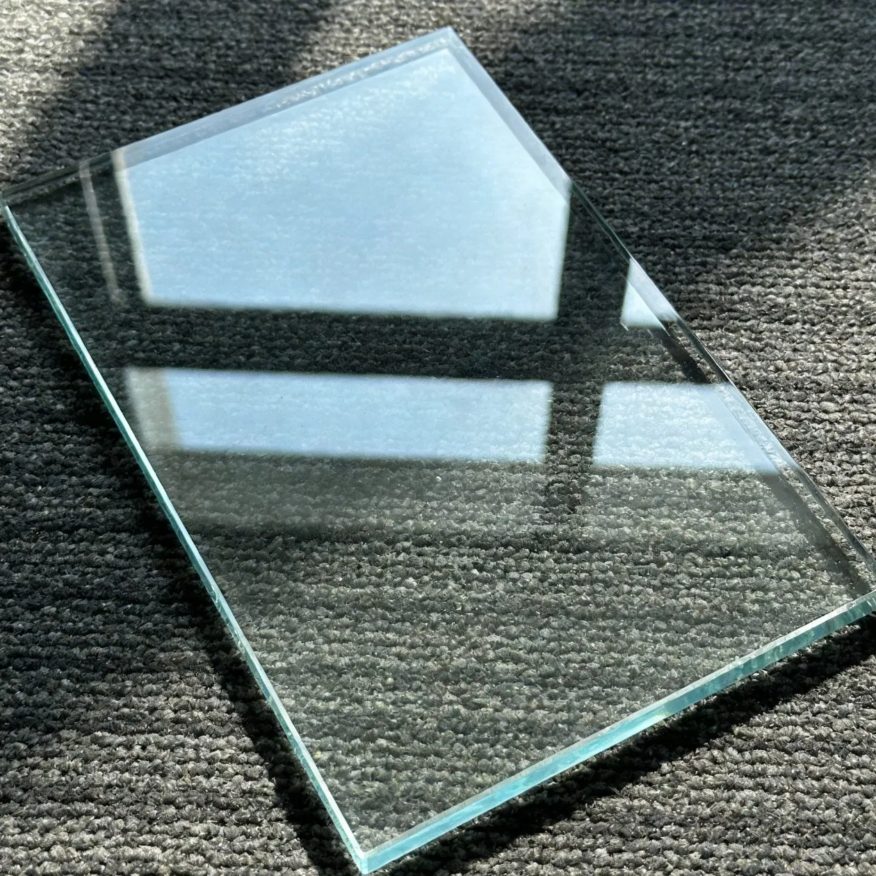Custom Cut Tempered Glass Panels for Interior Decoration