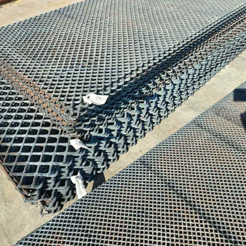 Stainless Steel Crimped Wire Mesh Square Hole Screen Welding Screen