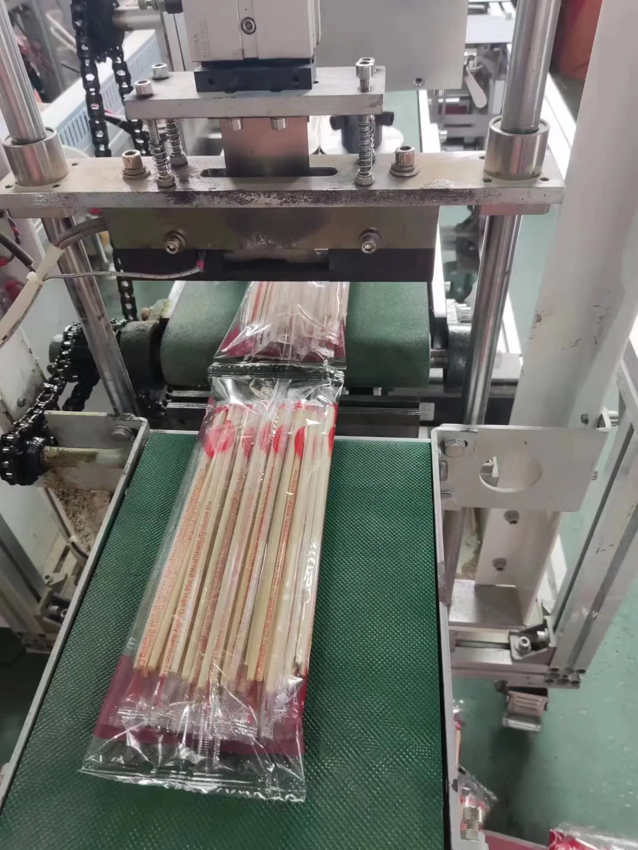 Wholesale Disposable Bamboo Chopsticks with Customized Print Chopsticks