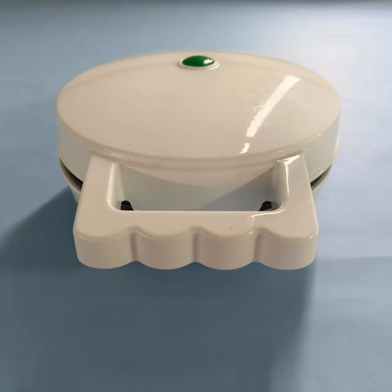 Compact and Portable Sandwich Maker Lightweight, Durable Great for Outdoor Activities