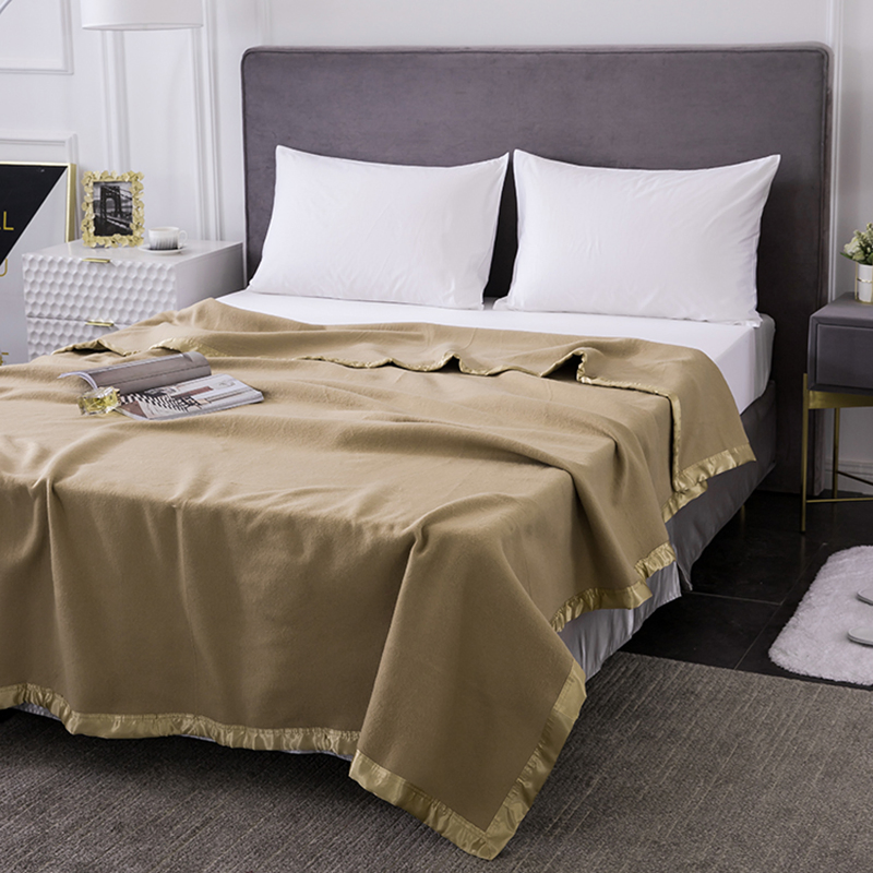 Custom Hotel Logo Printing 100% Polyester Flannel Blanket