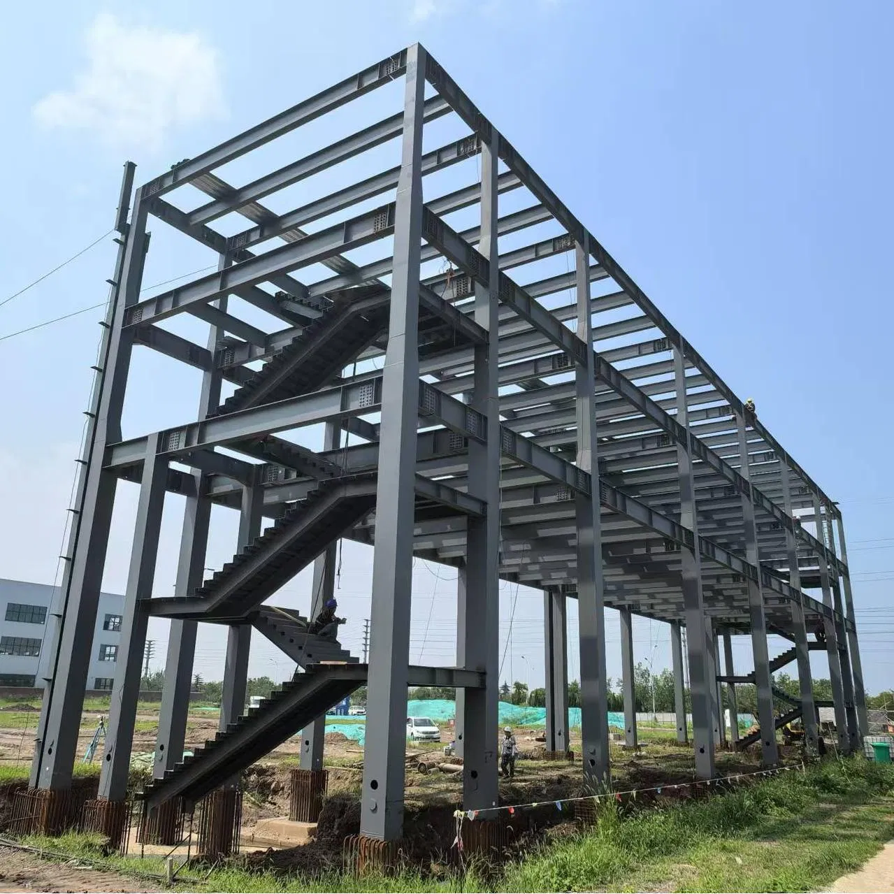 Customized Galvanized Steel Structure Prefab Industrial Building Factory with H Beam/Purlin/Wall/Roof Panel Anti Corrosion