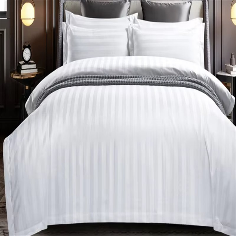 Customized 1cm 3cm Stripe White Hotel Bedding