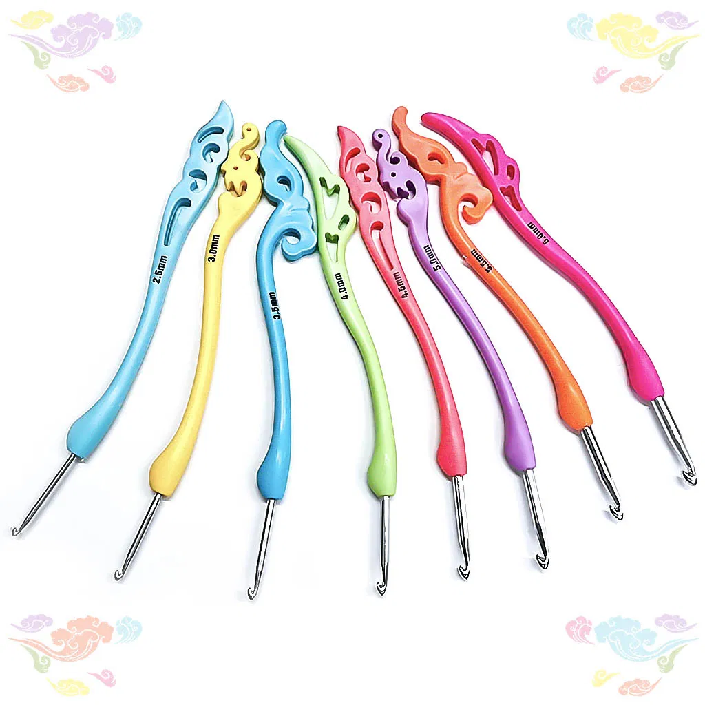 High Quality Colorful 8PCS Retro Soft Handle Aluminum Crochet Hooks in Blister Packaging Curved TPR Handle Flower