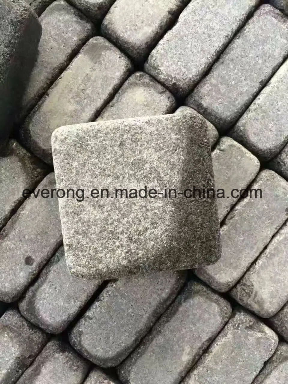 Cheap Cobble Pavers, Four Sides Tumbled Black Basalt Stone Paving for Driveway