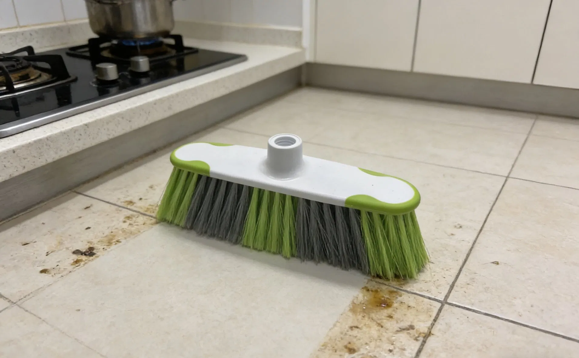 Factory Direct Broom Head with Mixed Color Bristles for Global Wholesalers