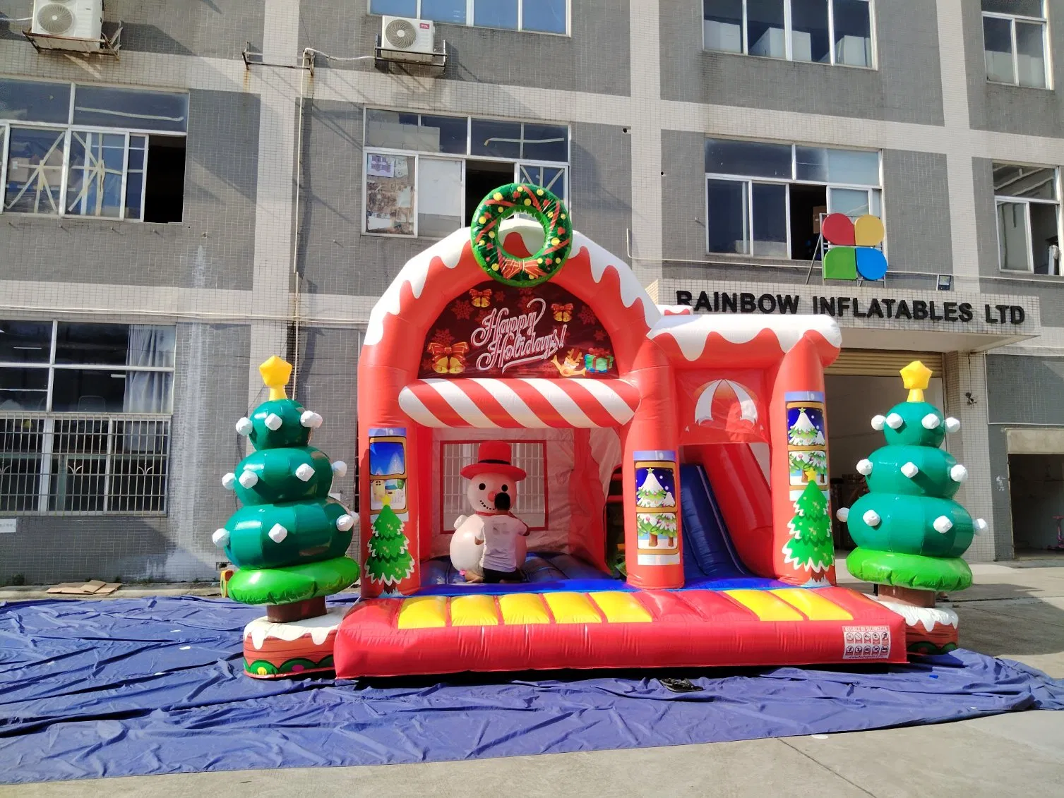 Christmas Snowman Themed Inflatable Bouncy Castle for Holiday Party Fun and Outdoor Play Activity